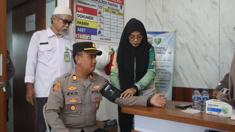 Donor Darah Sambut HUT Bhayangkara di Fakfak Bantu Selamatkan Nyawa Sesama