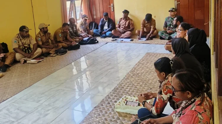 Babinsa Hadiri Tatap Muka Pemerintah dan Tokoh Kayauni