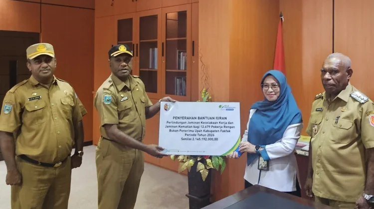 Belasan Ribu Pekerja Rentan Fakfak Dapat Perlindungan BPJS Ketenagakerjaan