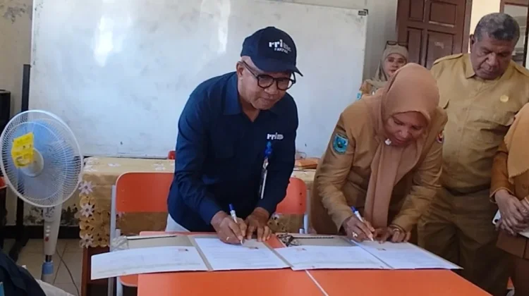 RRI Fakfak dan Dinas Kearsipan serta Perpustakaan Jalin PKS Perkuat Literasi