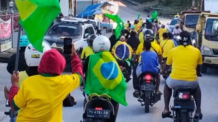 Fans Brazil Fakfak Rayakan Kemenangan Dengan Konvoi dan Aksi Bersih Lingkungan