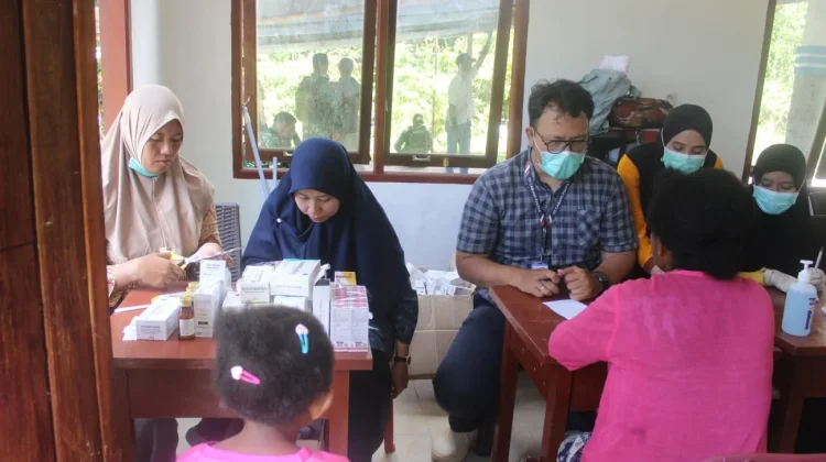Kodim Fakfak Gelar Bakti Kesehatan Gratis Layani Warga Distrik Kramomongga