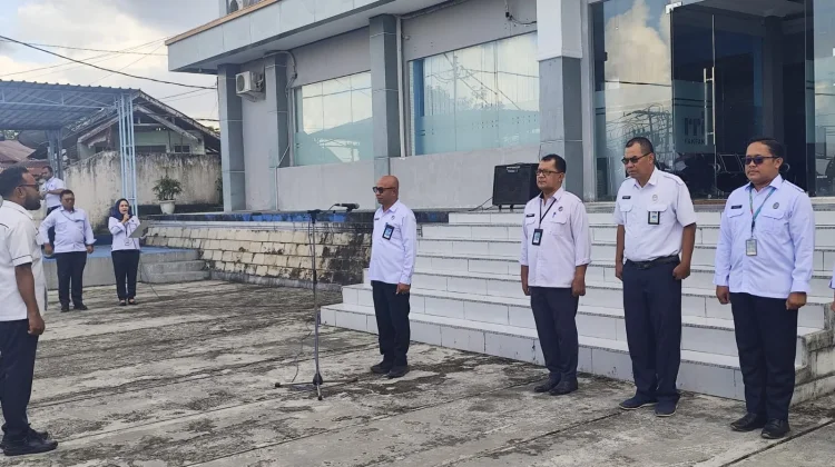 Kepala RRI Fakfak Apresiasi Disiplin Pegawai Ikuti Apel Senin Pagi Rutin