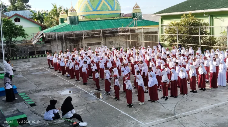 Siswa Baru MTs Fakfak Dibimbing Kenali Budaya Madrasah sejak Awal