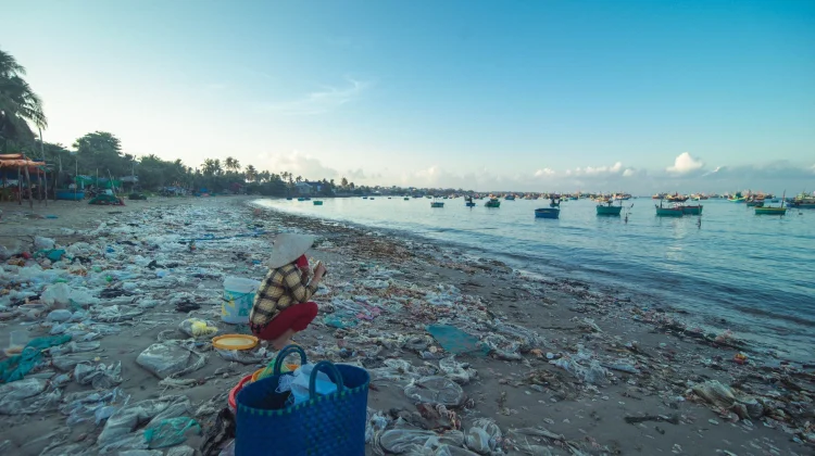 Limas Dampak Mengerikan Sampah Plastik terhadap Lingkungan yang Wajib Diwaspad