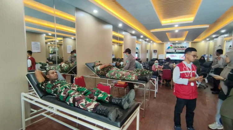 Kodim 1803/Fakfak Dukung Ketersediaan Stok Darah Melalui Aksi Donor