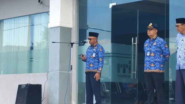 Kepala RRI Fakfak Apresiasi Disiplin Pegawai pada Apel Kesadaran Nasional