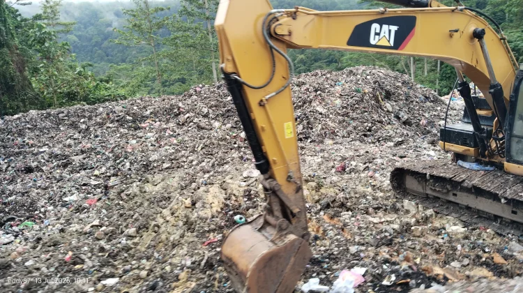 Pemkab Fakfak Terapkan Retribusi Bagi Pembuang Sampah Mandiri di TPA