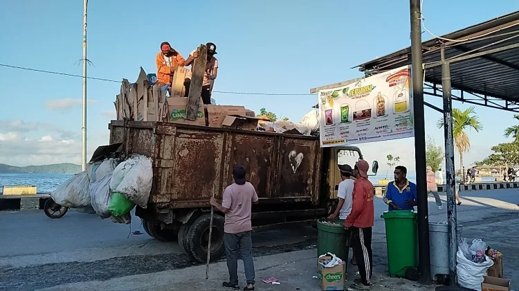 Pemkab Fakfak Maksimalkan Penarikan Retribusi Sampah Melalui Petugas Lapangan