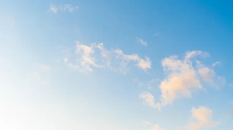 Manfaat Memandang Langit bagi Kesehatan Mentalmu