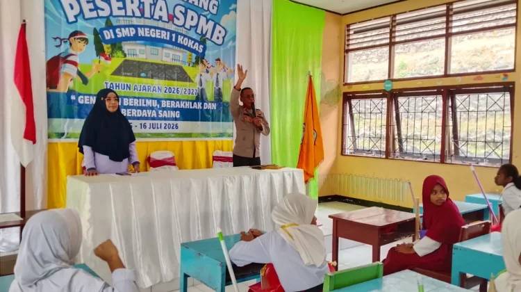 Polsek Kokas Berikan Pembinaan kepada Peserta SPMB SMP Negeri 1 Kokas