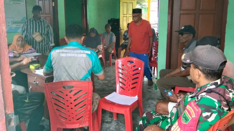 Babinsa Fakfak Hadiri Rapat Penyaluran BLT Dana Desa Kampung Nemewikarya