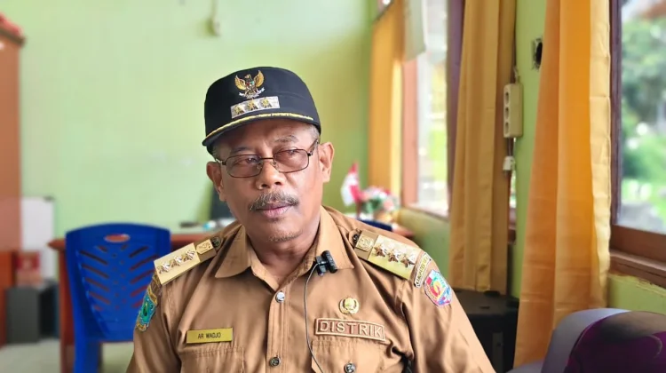 Kepala Distrik Pariwari Ajak Warga Jaga Kebersihan dan Kamtibmas