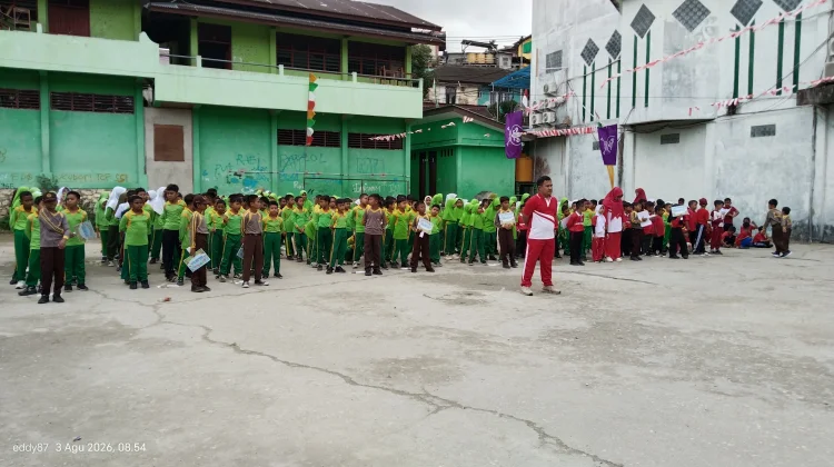 SD Yapis Fakfak Gelar Festival Tradisional Sambut HUT Kemerdekaan RI