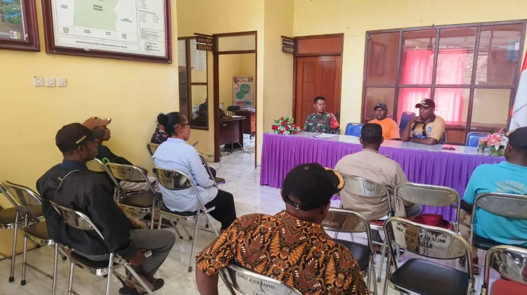 Babinsa Hadiri Rapat Persiapan Lomba dan Paskibra HUT Kemerdekaan