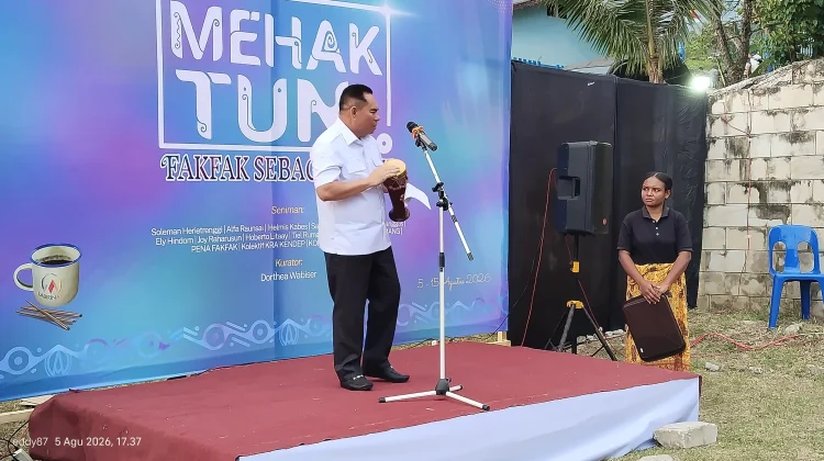 Bupati Fakfak Buka Pameran Mehak Tuni Lestarikan Budaya Lokal
