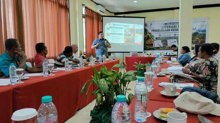Pelatihan Literasi Usaha Perkuat KUPS Pala Tomandin Fakfak