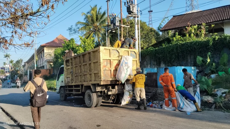 Armada Pengangkut Sampah Fakfak Masih Mengalami Keterbatasan Operasional