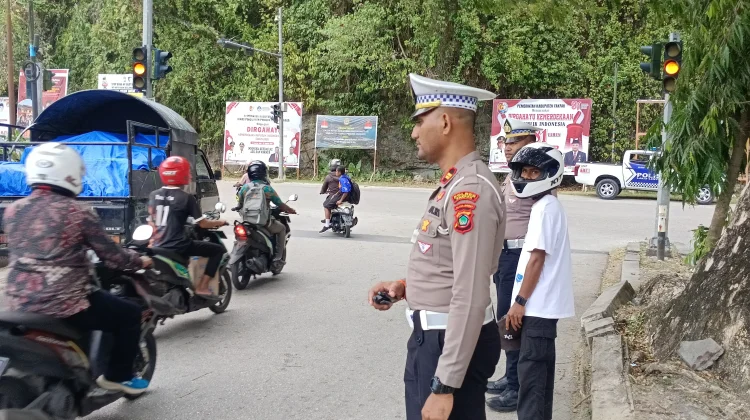 Kasat Lantas Fakfak Imbau Pengendara Gunakan Helm dan Taat Rambu