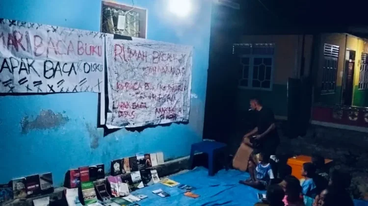 Rumah Baca Siboban Irak Igaimanawas Buka Lapak Baca dan Diskusi di Kampung Tomar