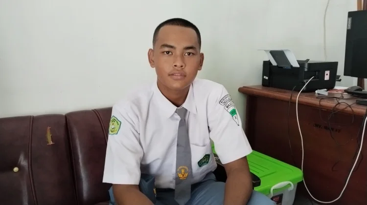 Prestasi Dua Siswa MAN Fakfak bertugas di Paskibra HUT RI ke 81