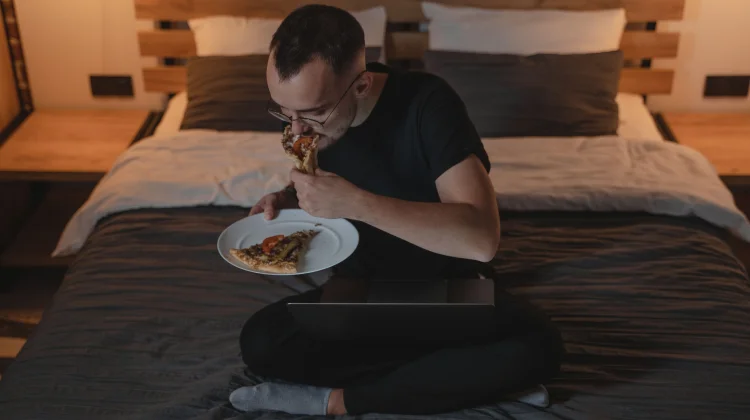 Cara Mengatasi Lapar agar Tidur Lebih Nyenyak