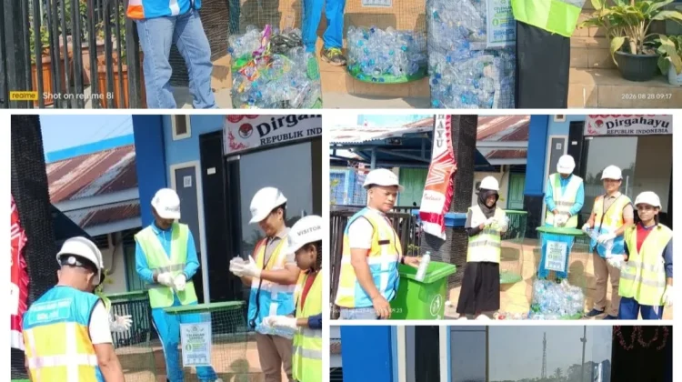 Pelindo Fakfak melakukan pemilahan sampah non organik/ plastik di pelabuhan