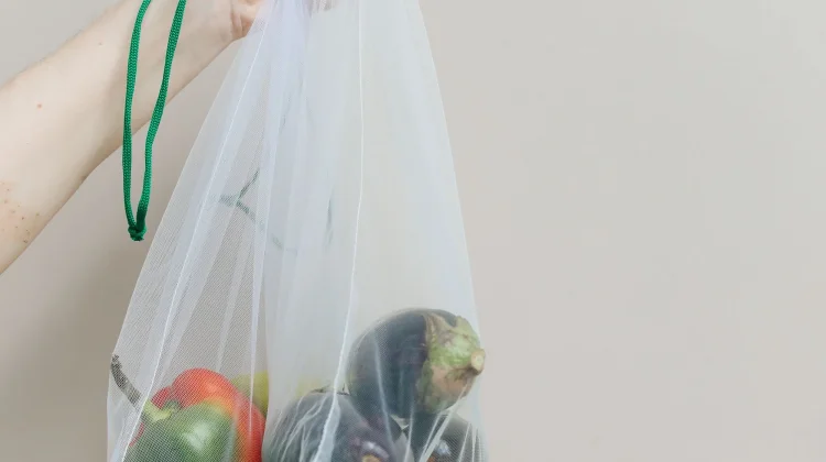 Lima Ciri Orang yang Selalu Menyimpan Kantong Plastik Menurut Psikologi