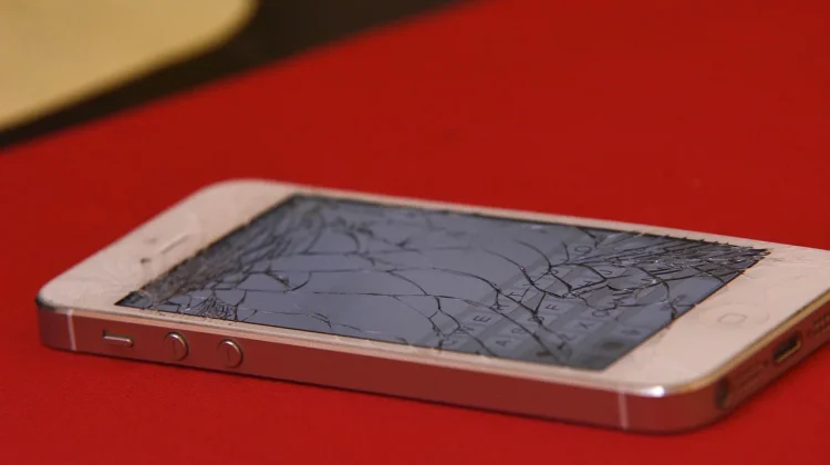 Kenapa Tempered Glass Hp mudah retak?