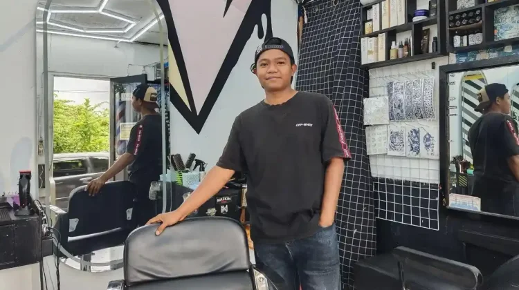 Dari Jual Plastik, Tevin Sukses Bangun Usaha Barber