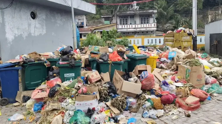 Pengunjung Soroti Kondisi Pasar Thumburuni Dipenuhi Tumpukan Sampah