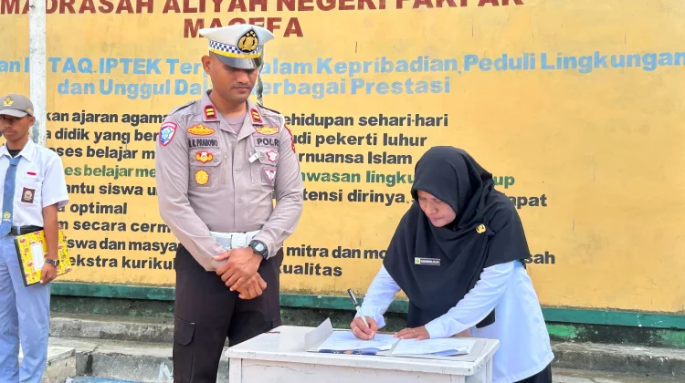 Satlantas Polres Fakfak Lantik Pengurus PKS Periode 2026-2027 di MAN Fakfak