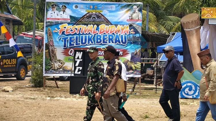 Dandim Fakfak Hadiri Festival Budaya Teluk Berau Mambunibuni