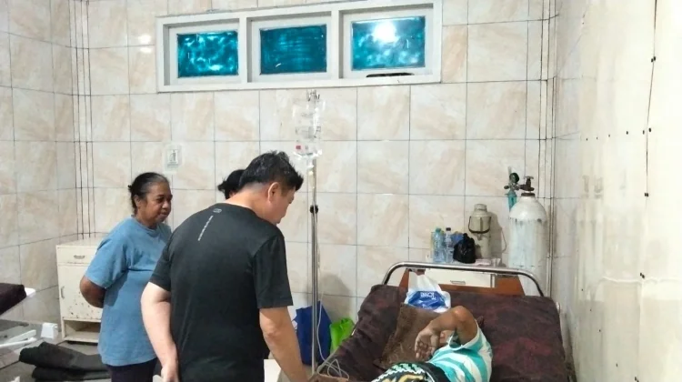 Dewan Paroki Santo Yosep Fakfak Kunjungi Pasien RSUD