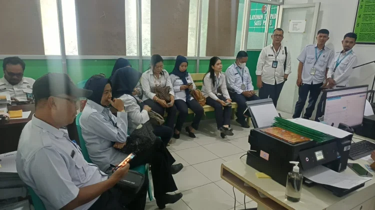 LPP RRI Fakfak Gelar Pemeriksaan Kesehatan Rutin Seluruh Pegawai
