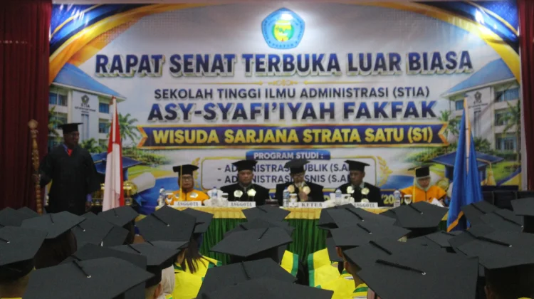 Staf Ahli Bupati Fakfak Harap Wisudawan STIA Asyafi’iah Jadi Generasi Pembangun