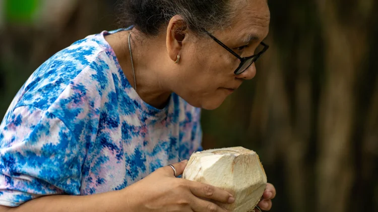Apakah Boleh Minum Obat setelah Minum Air Kelapa
