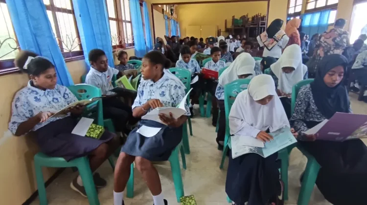 Fakfak Dorong Budaya Baca Melalui Koleksi Relevan