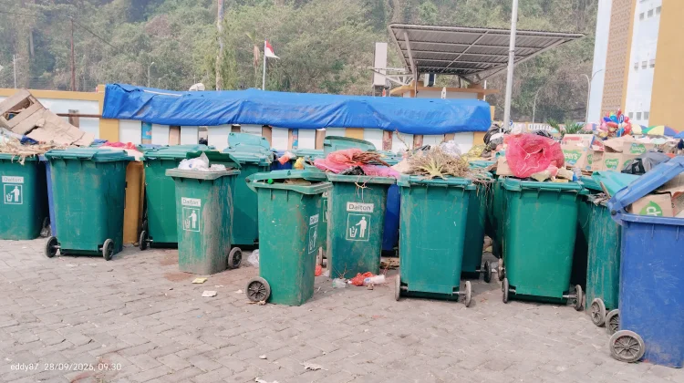 Aktivitas Tinggi Membuat Sampah Pasar Thumburuni Meningkat
