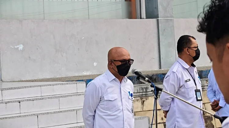 Kepala RRI Fakfak Ingatkan Pegawai Hemat Penggunaan Air Bersih