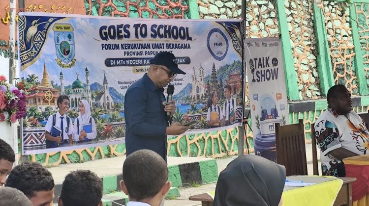 Kepala RRI Fakfak Dorong Generasi Muda Rawat Falsafah Satu Tungku Tiga Batu