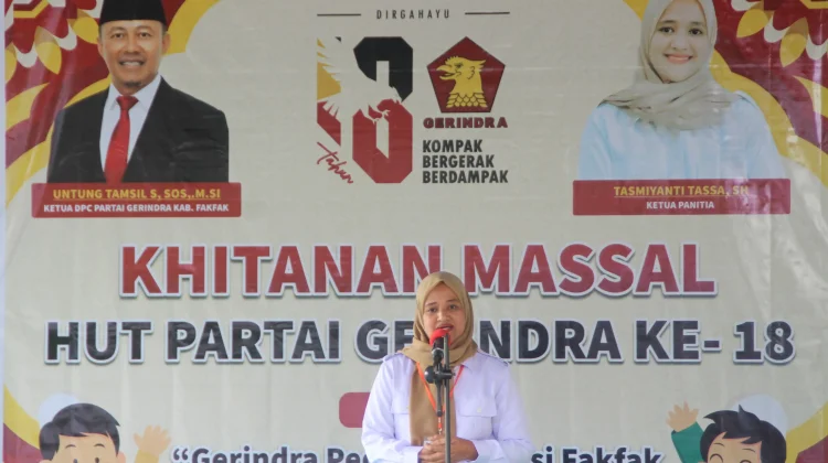 Khitanan Massal HUT Gerindra Disambut Antusias Warga Fakfak