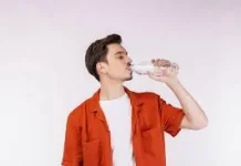Tips Minum saat Ramadhan agar Tubuh Tetap Terhidrasi