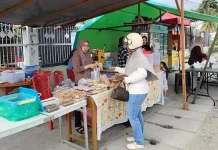 Pedagang Takjil Ramadan 1447 Ramai di Fakfak