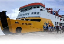 KMP Kalabia Sandar, Puluhan Penumpang Naik Turun