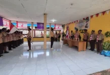 Gerakan Pramuka Fakfak Gelar Apel dan Bagi Takjil untuk Warga