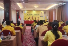 Pimpin Pleno Perdana, Ini Arahan Ketua DPD Golkar Papua Barat