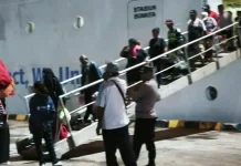 Ribuan Penumpang Berangkat Mudik Gunakan KM Labobar Fakfak
