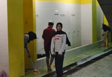 Kebersihan Masjid Agung Fakfak Dijaga Setiap Malam Ramadhan