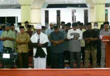 Tarawih Malam Ke-26 Masjid Agung Fakfak Berlangsung Tertib